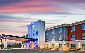 Holiday Inn Express & Suites Junction By Ihg